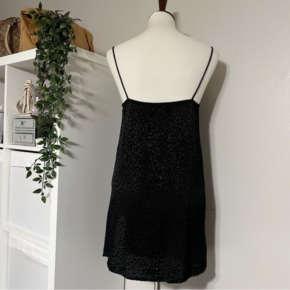 Motel Datista Slip Dress In Satin Cheetah‎ Black - Picture 7 of 12